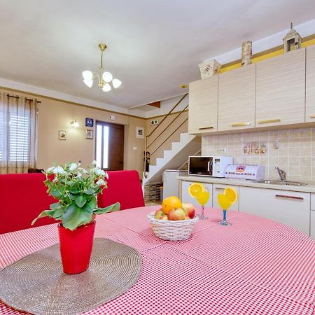 Apartment Simeone Zara Esterno foto