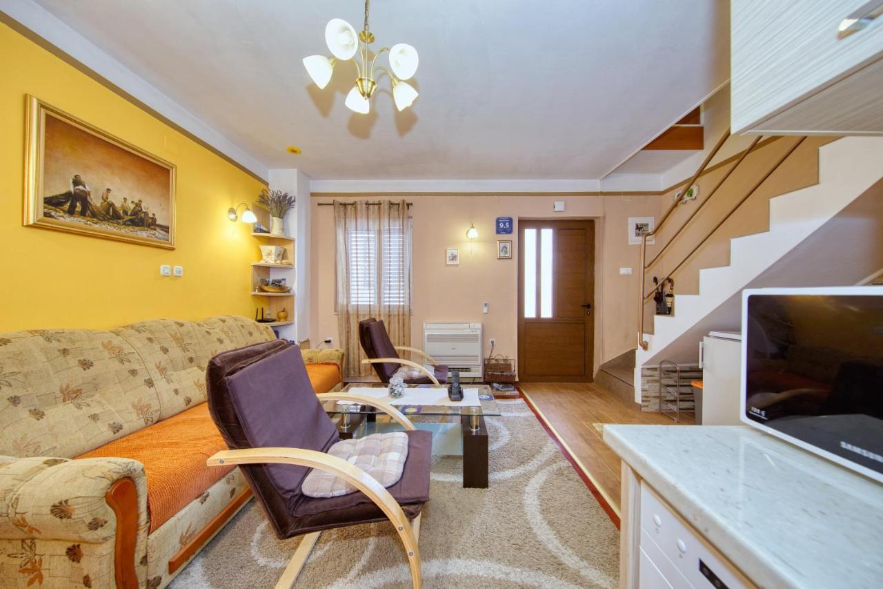 Apartment Simeone Zara Esterno foto
