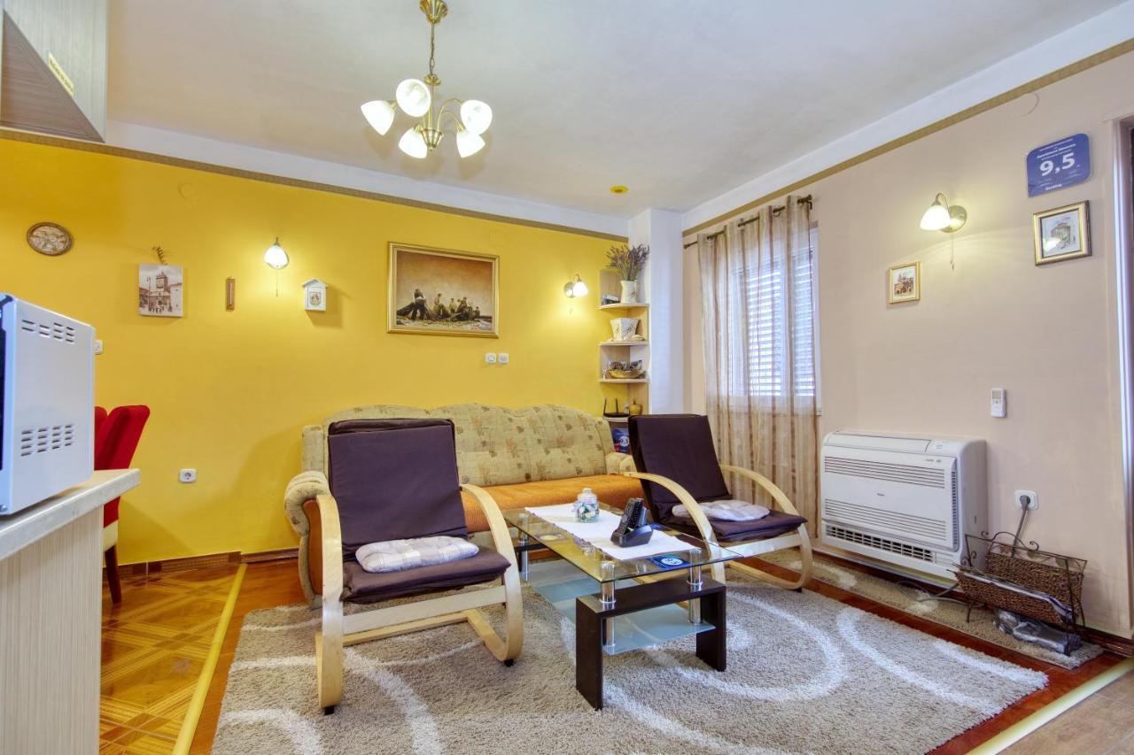 Apartment Simeone Zara Esterno foto