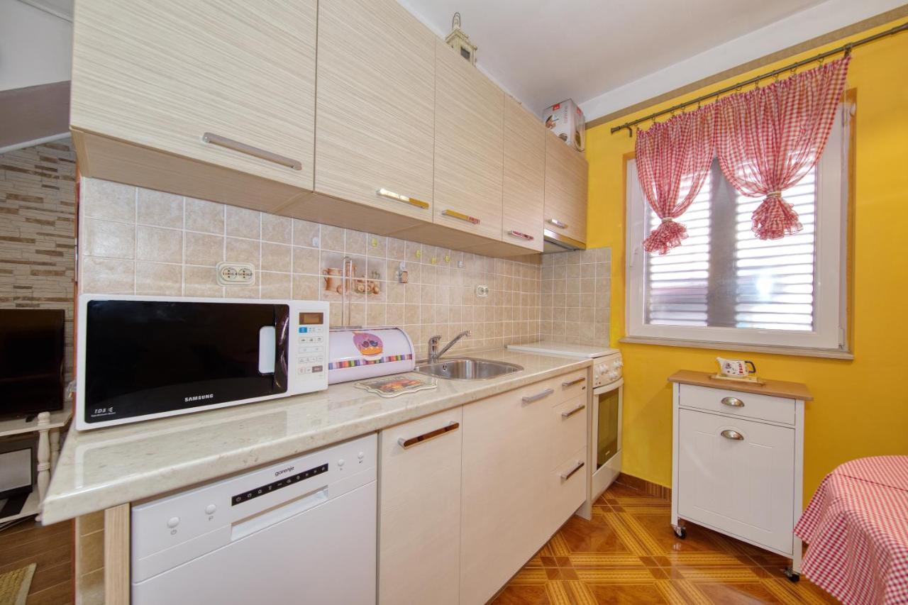 Apartment Simeone Zara Esterno foto