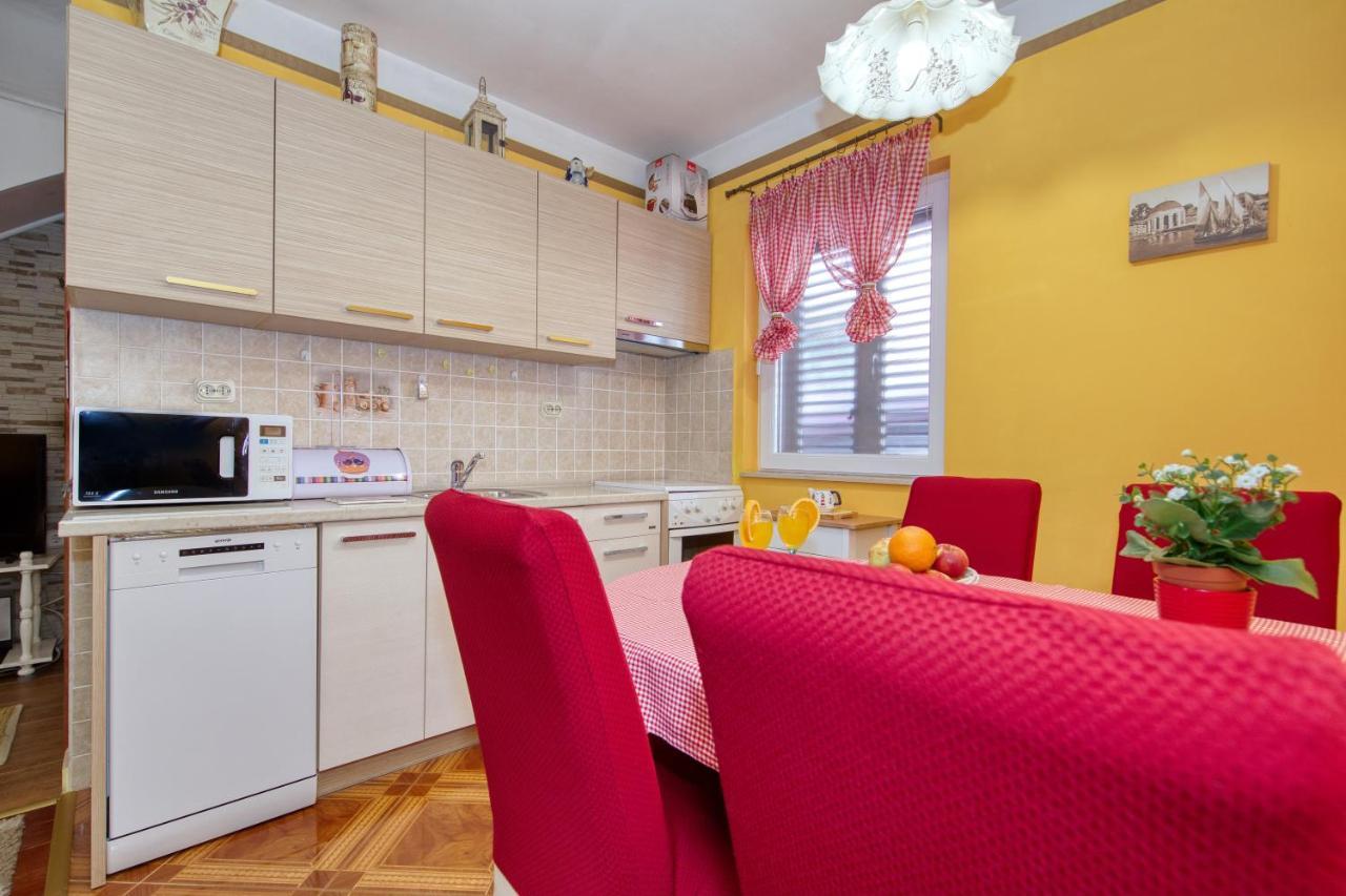 Apartment Simeone Zara Esterno foto