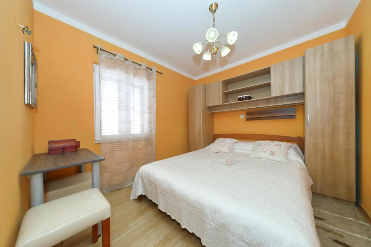 Apartment Simeone Zara Esterno foto