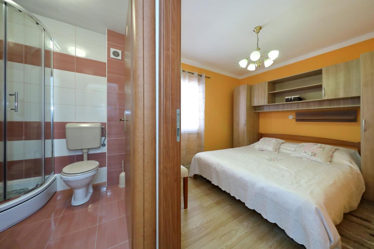 Apartment Simeone Zara Esterno foto