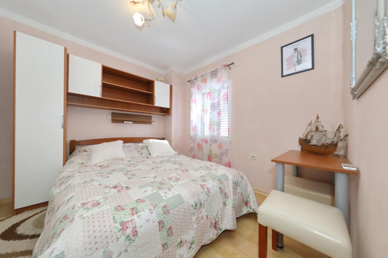 Apartment Simeone Zara Esterno foto