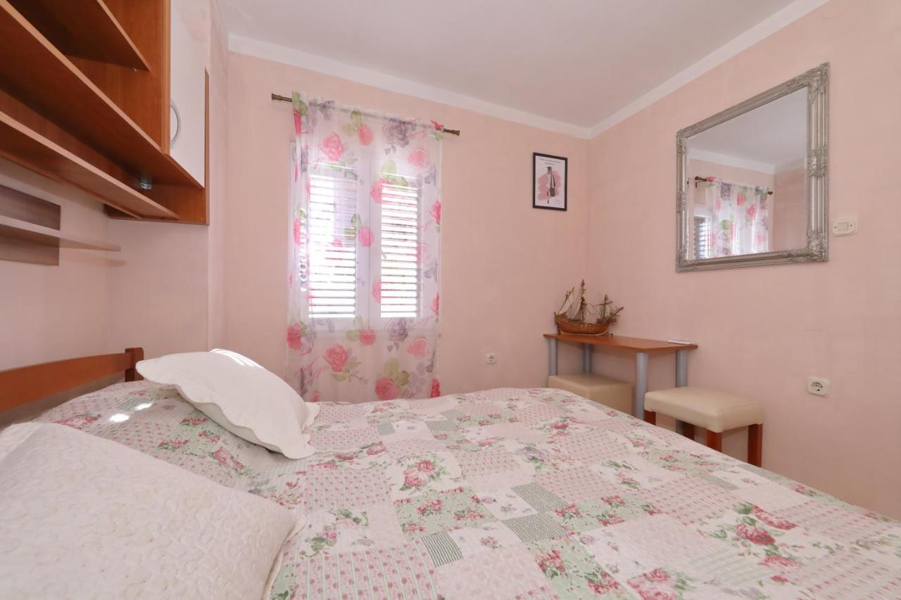 Apartment Simeone Zara Esterno foto