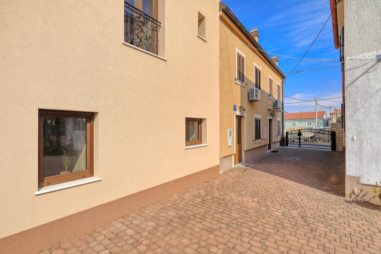 Apartment Simeone Zara Esterno foto